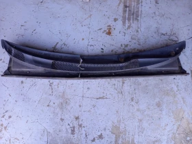 Кора под предни чистачки Тойота Ярис (к)