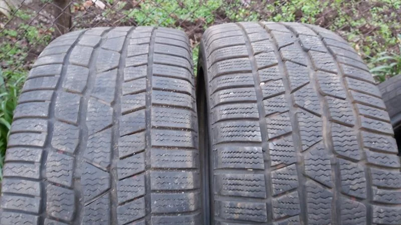 Гуми Зимни 245/45R17, снимка 1 - Гуми и джанти - 27571583