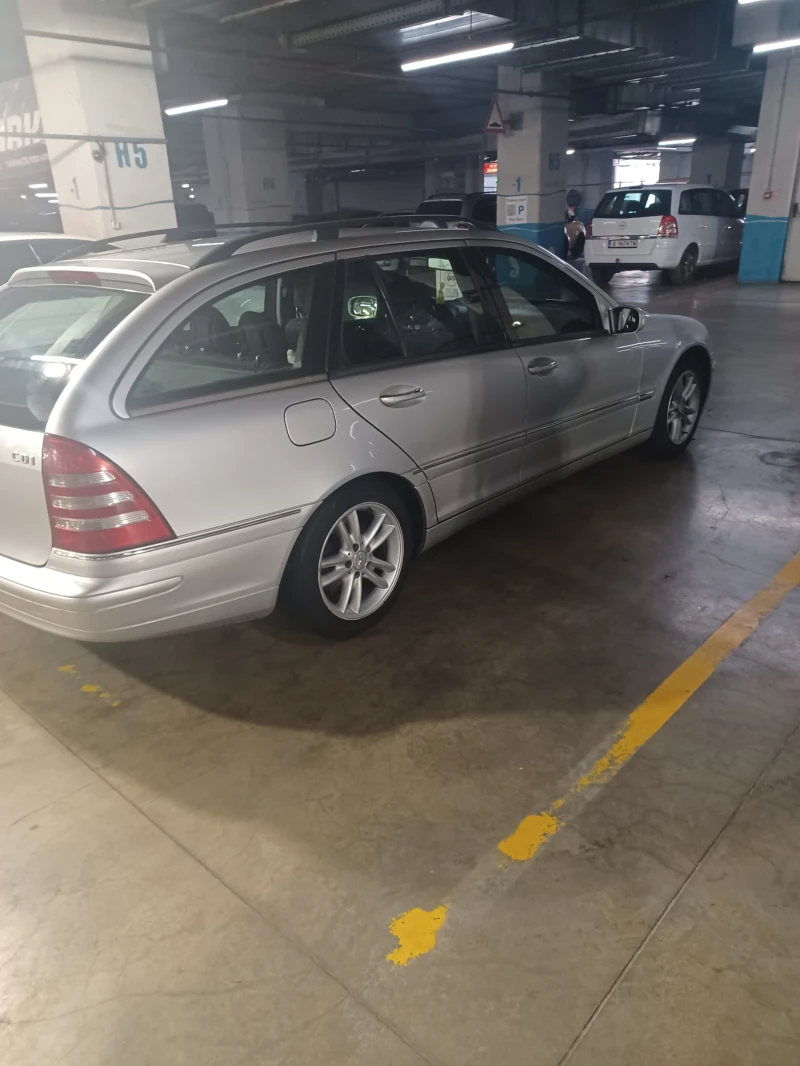 Mercedes-Benz C 220 2.2, снимка 4 - Автомобили и джипове - 48104478