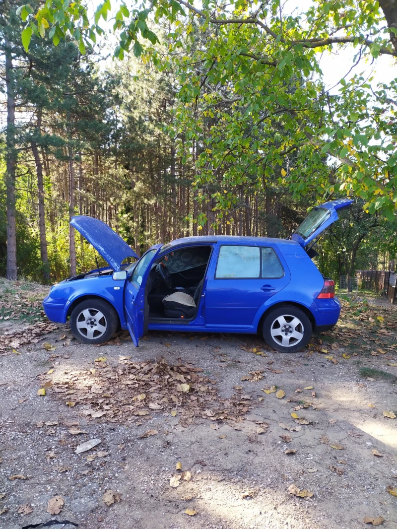 VW Golf 1.8, снимка 1 - Автомобили и джипове - 48343493