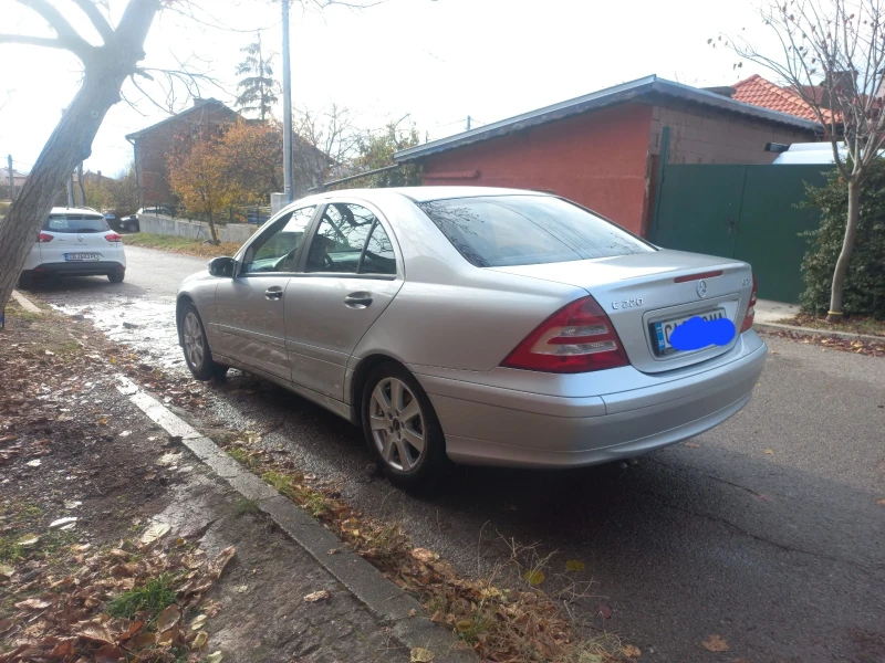 Mercedes-Benz C 220, снимка 9 - Автомобили и джипове - 48524221