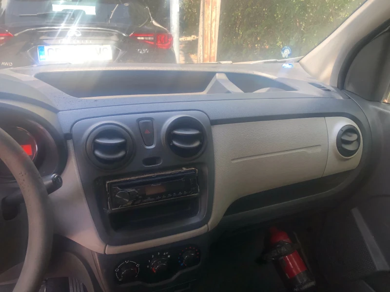Dacia Dokker 1.6, снимка 4 - Автомобили и джипове - 48649321