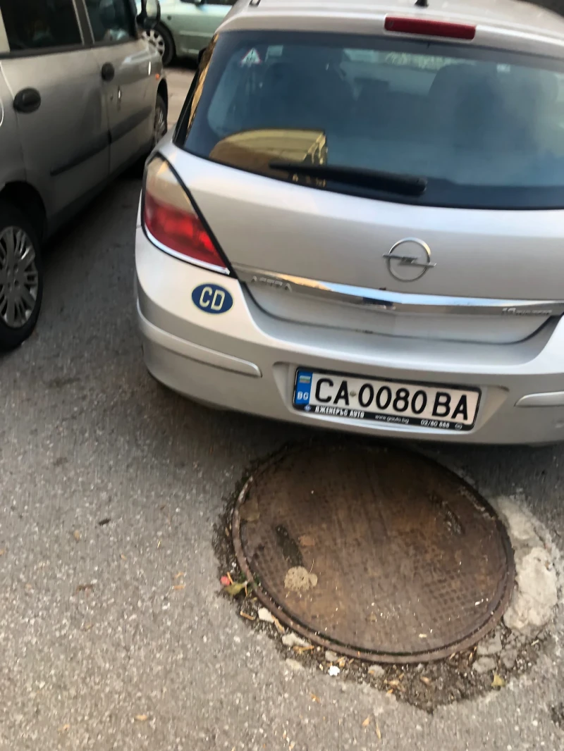 Opel Astra 1.6, снимка 4 - Автомобили и джипове - 48649321