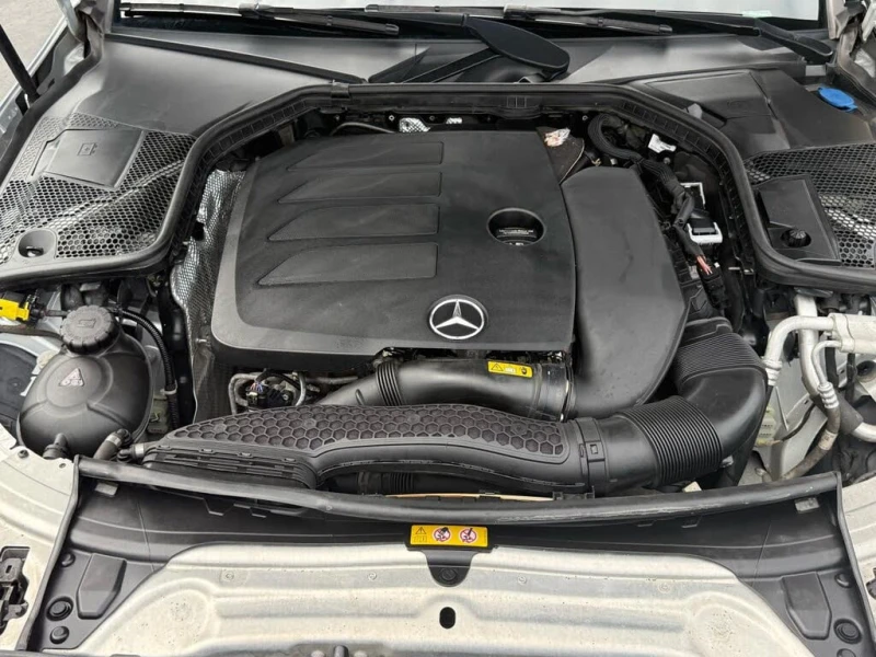 Mercedes-Benz C 300 * АВТО КРЕДИТ* ЦЕНА ДО БГ * СЕРВИЗНА ИСТОРИЯ * , снимка 16 - Автомобили и джипове - 52691191