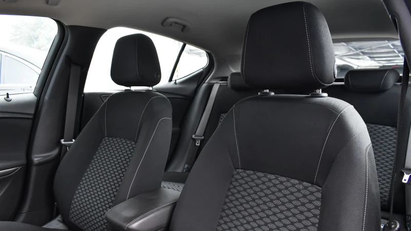 Opel Astra 1.4 SIDI Turbo Edition Automatic, снимка 10 - Автомобили и джипове - 53231727