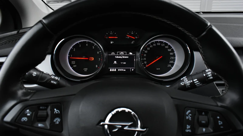 Opel Astra 1.4 SIDI Turbo Edition Automatic, снимка 15 - Автомобили и джипове - 53231727