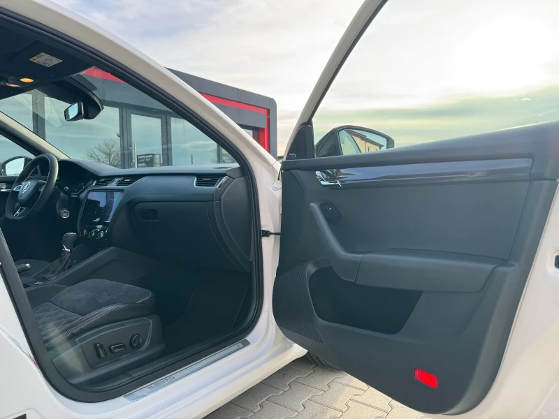 Skoda Octavia VRS 4x4 FULL PANORAMA , снимка 13 - Автомобили и джипове - 53540767
