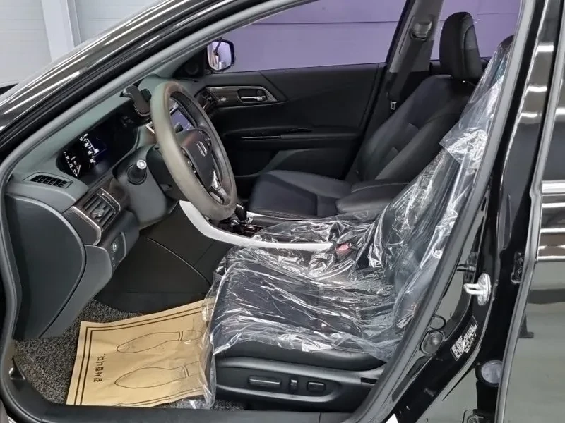 Honda Accord 2.0 HYBRID, снимка 7 - Автомобили и джипове - 55352237