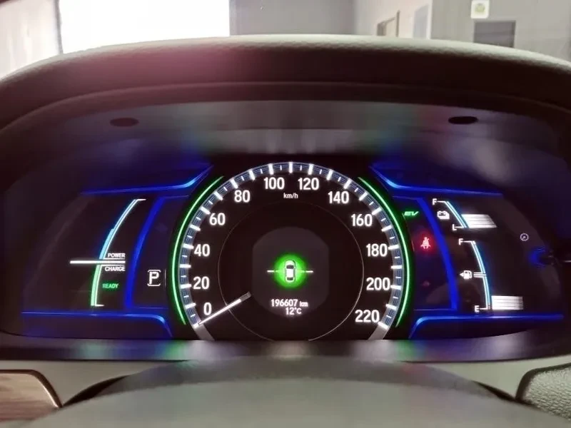 Honda Accord 2.0 HYBRID, снимка 17 - Автомобили и джипове - 55352237