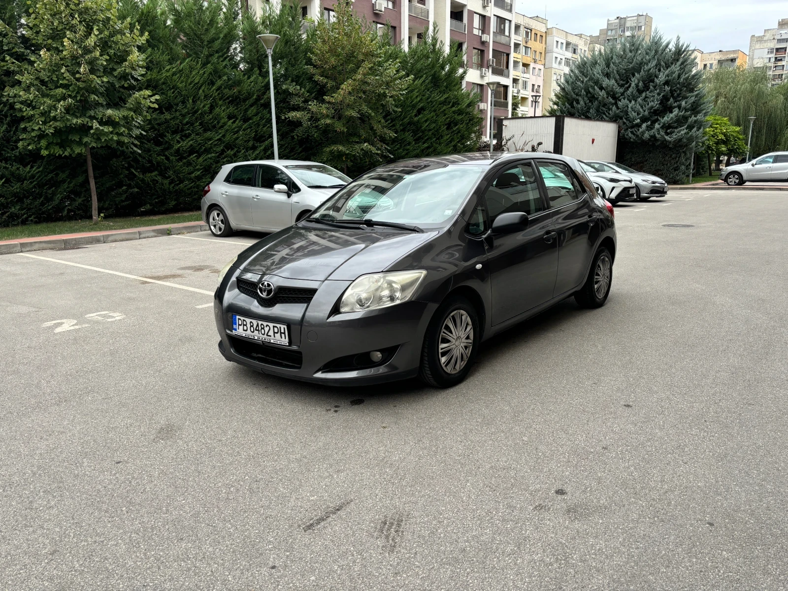 Toyota Auris 1.4 - изображение 2