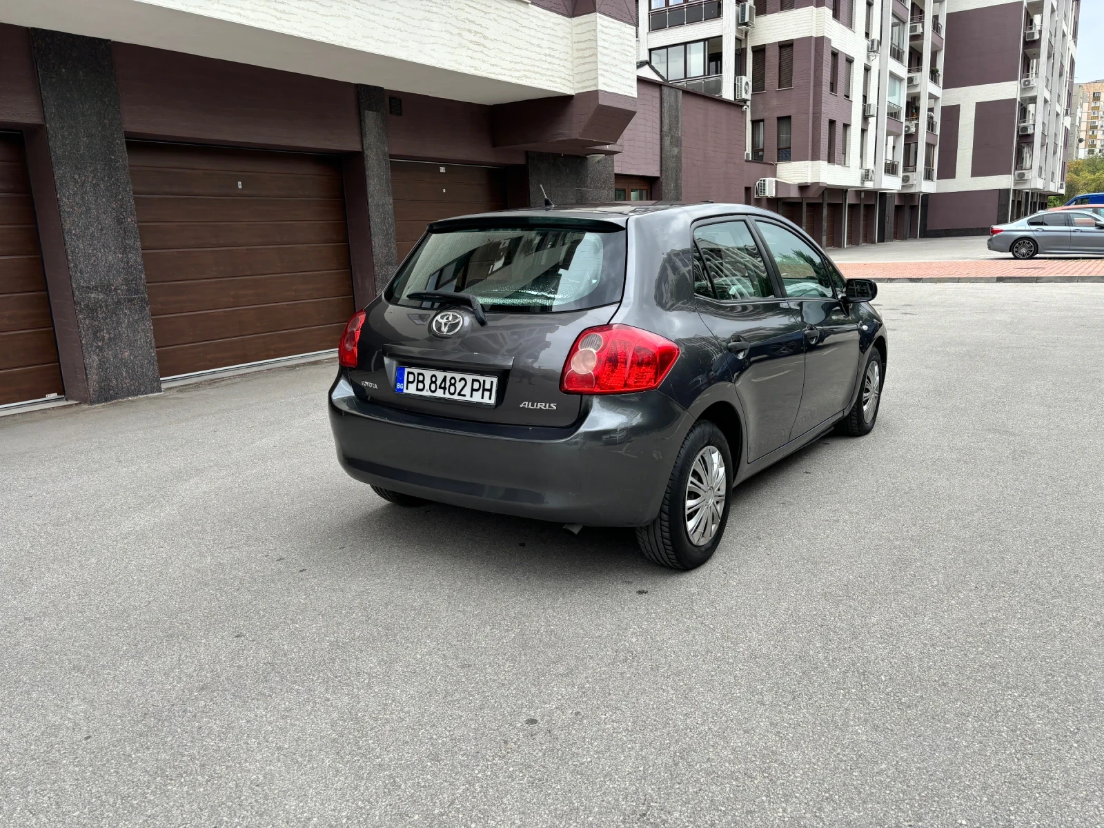 Toyota Auris 1.4 - изображение 4