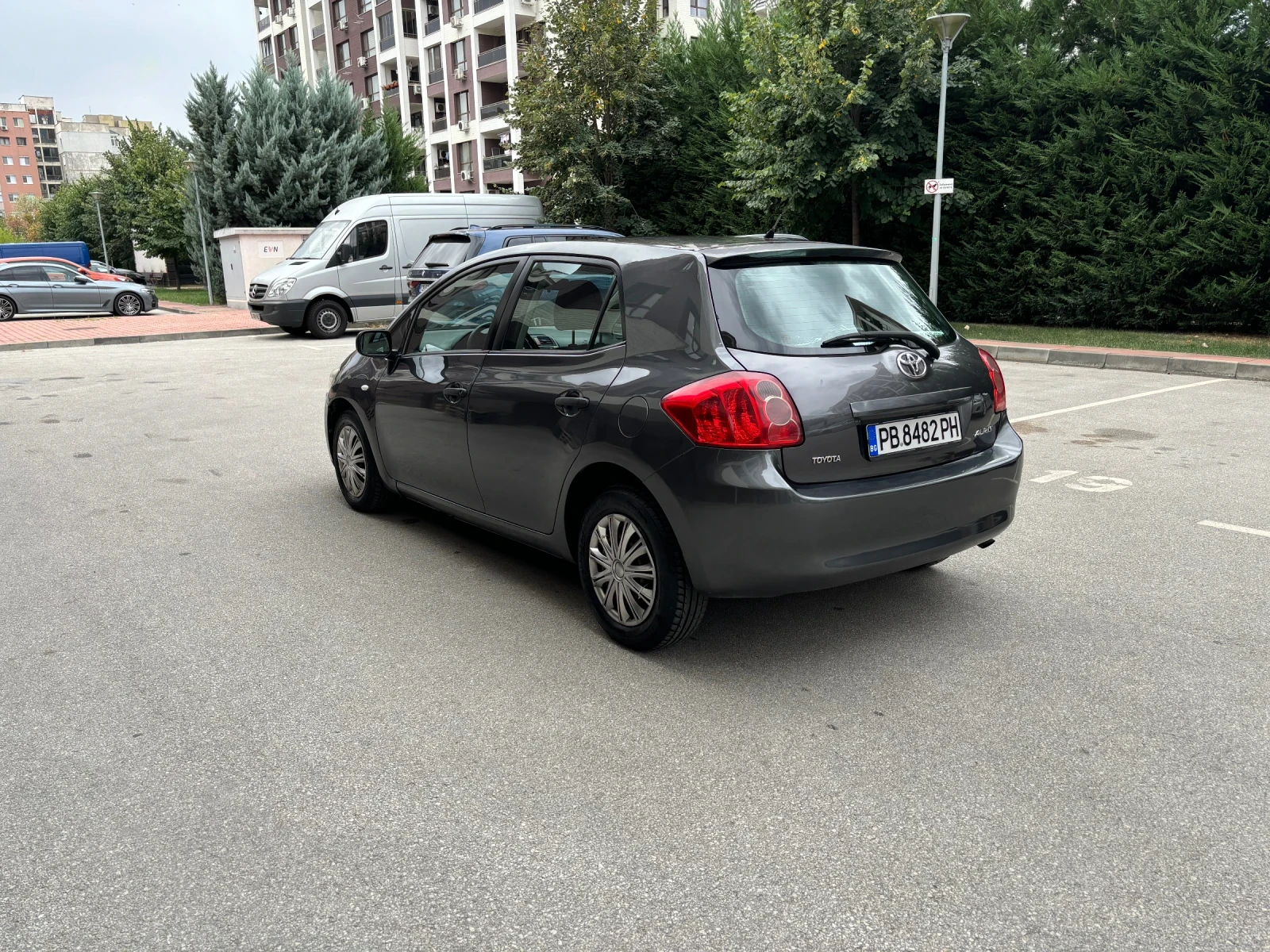 Toyota Auris 1.4 - изображение 3