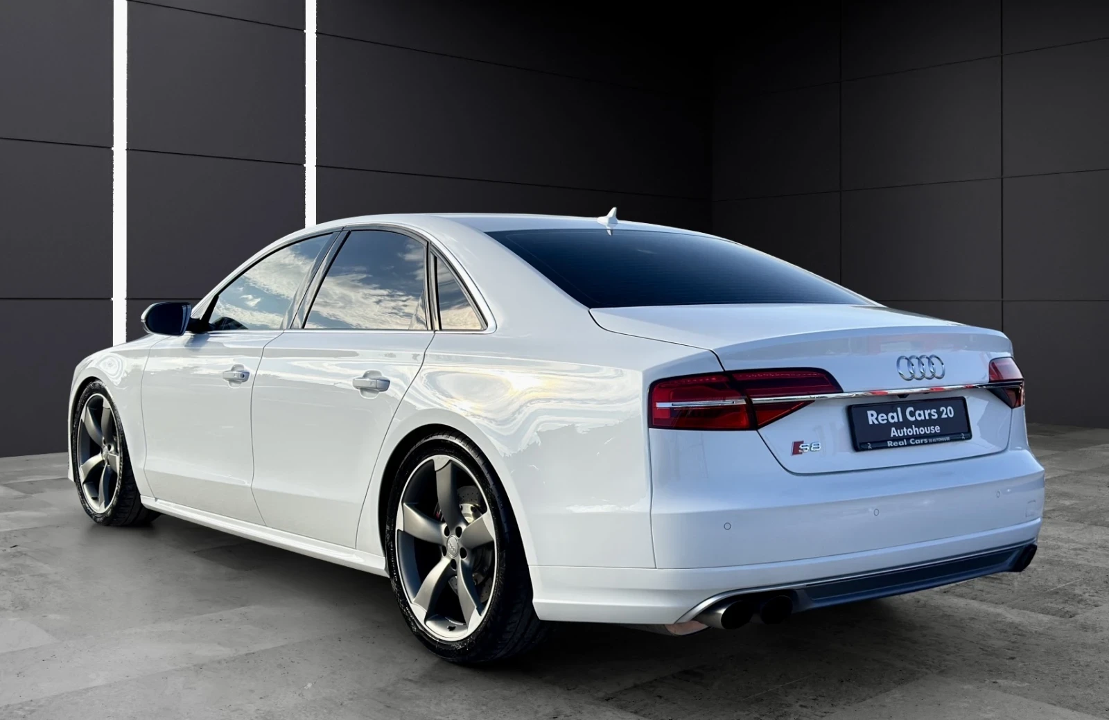 Audi S8 CERAMIC* B&O* DISTR* 360 CAM* KEYLESS* 3xTV* HUD*  - изображение 3