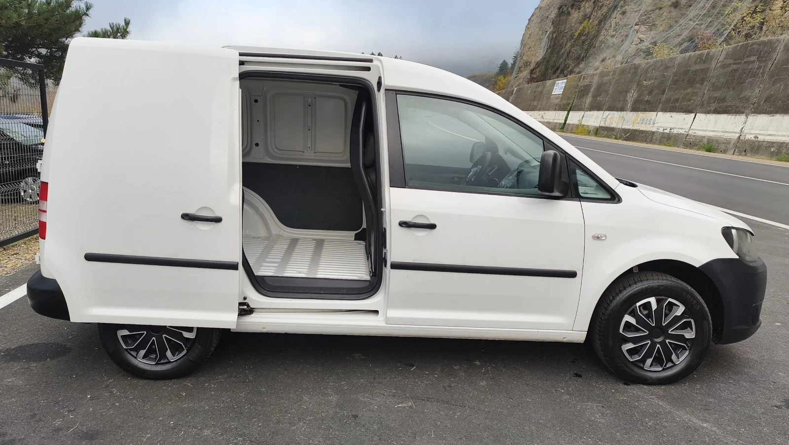 VW Caddy 1.6 TDI | Mobile.bg   11
