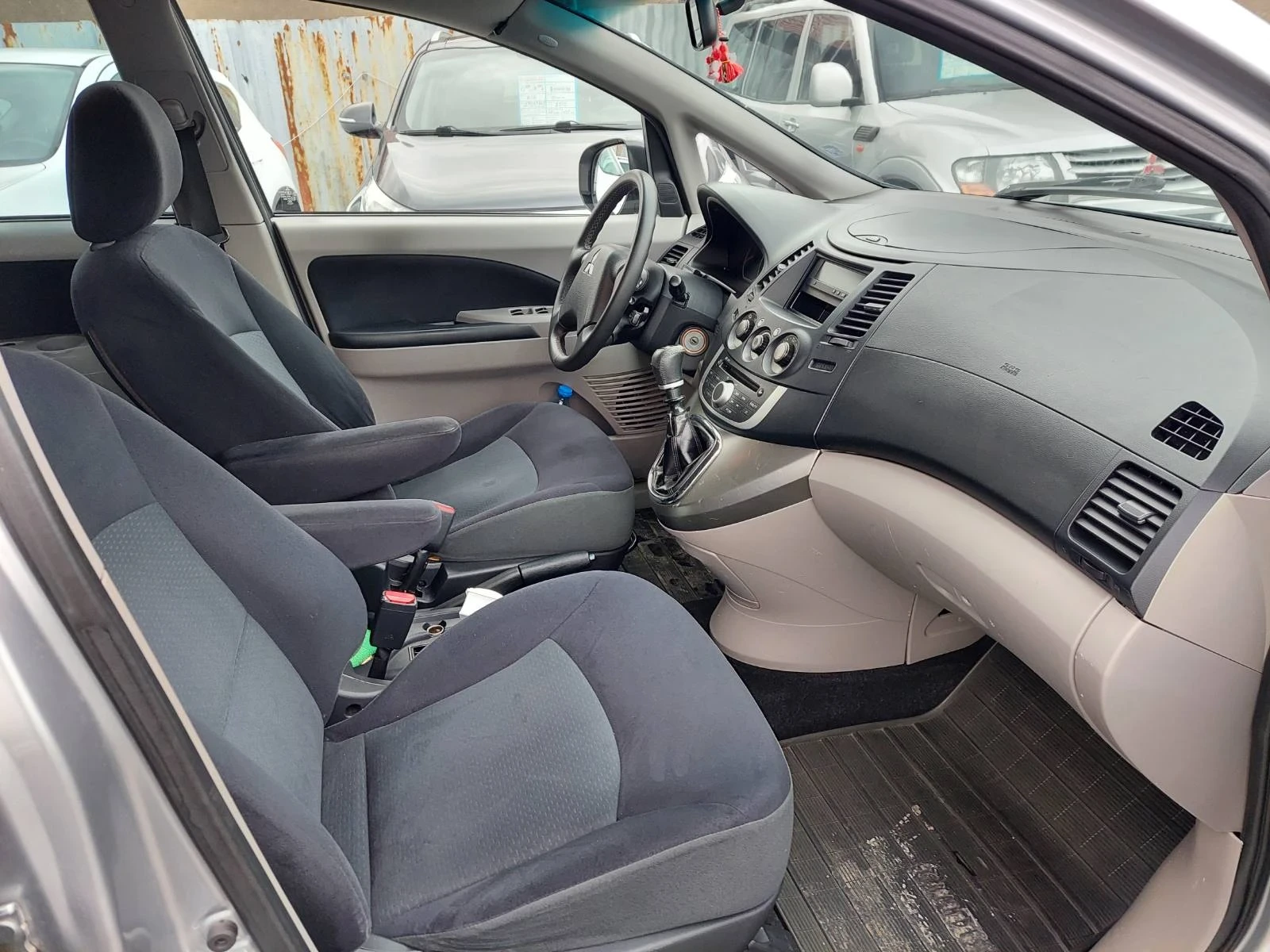 Mitsubishi Grandis | Mobile.bg � ����������� 13