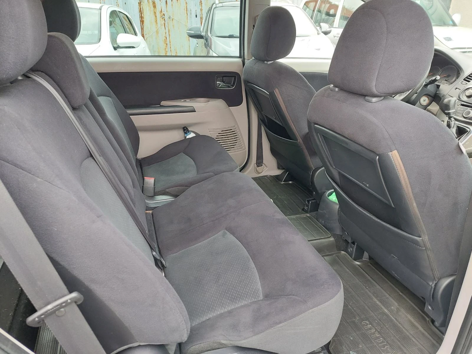 Mitsubishi Grandis | Mobile.bg � ����������� 12