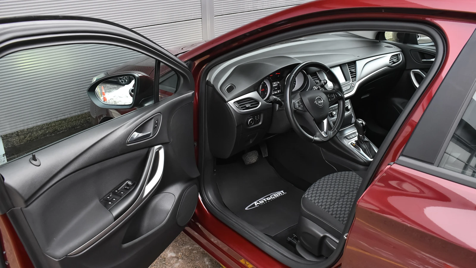 Opel Astra 1.4 SIDI Turbo Edition Automatic - изображение 8