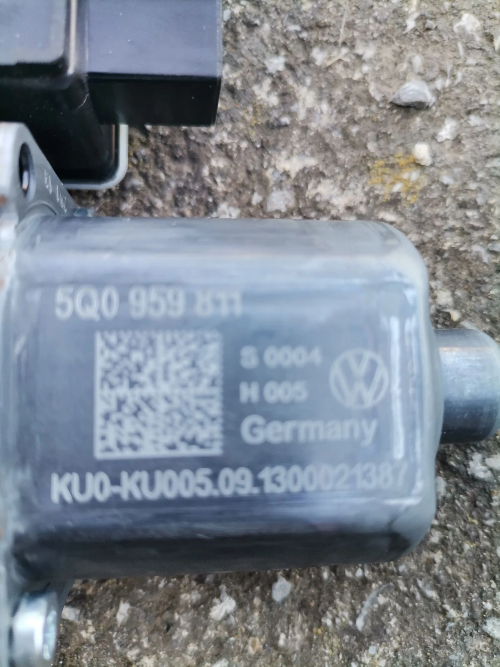 Audi A3 Оборудване за врата , снимка 2 - Автомобили и джипове - 53968232