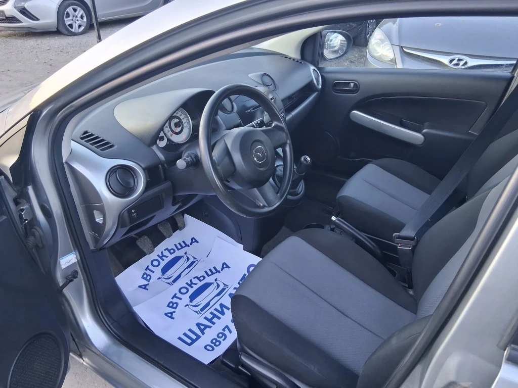 Mazda 2, снимка 7 - Автомобили и джипове - 54034058