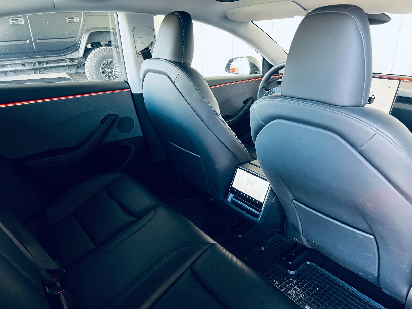 Tesla Model 3 Highland, снимка 9 - Автомобили и джипове - 54113327