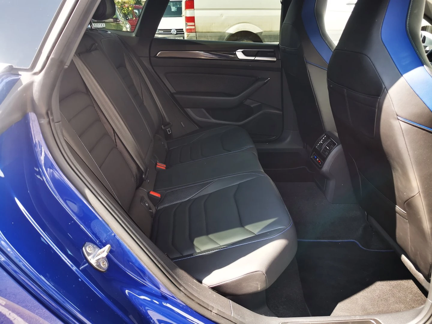 VW Arteon, снимка 15 - Автомобили и джипове - 56421916