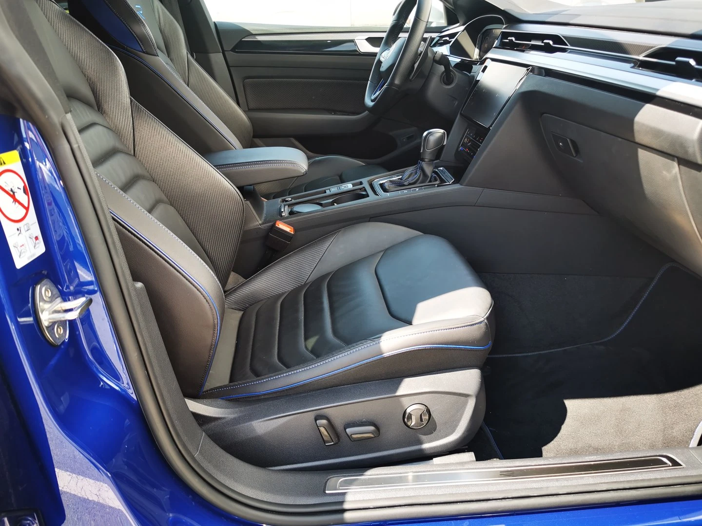 VW Arteon, снимка 11 - Автомобили и джипове - 56421916