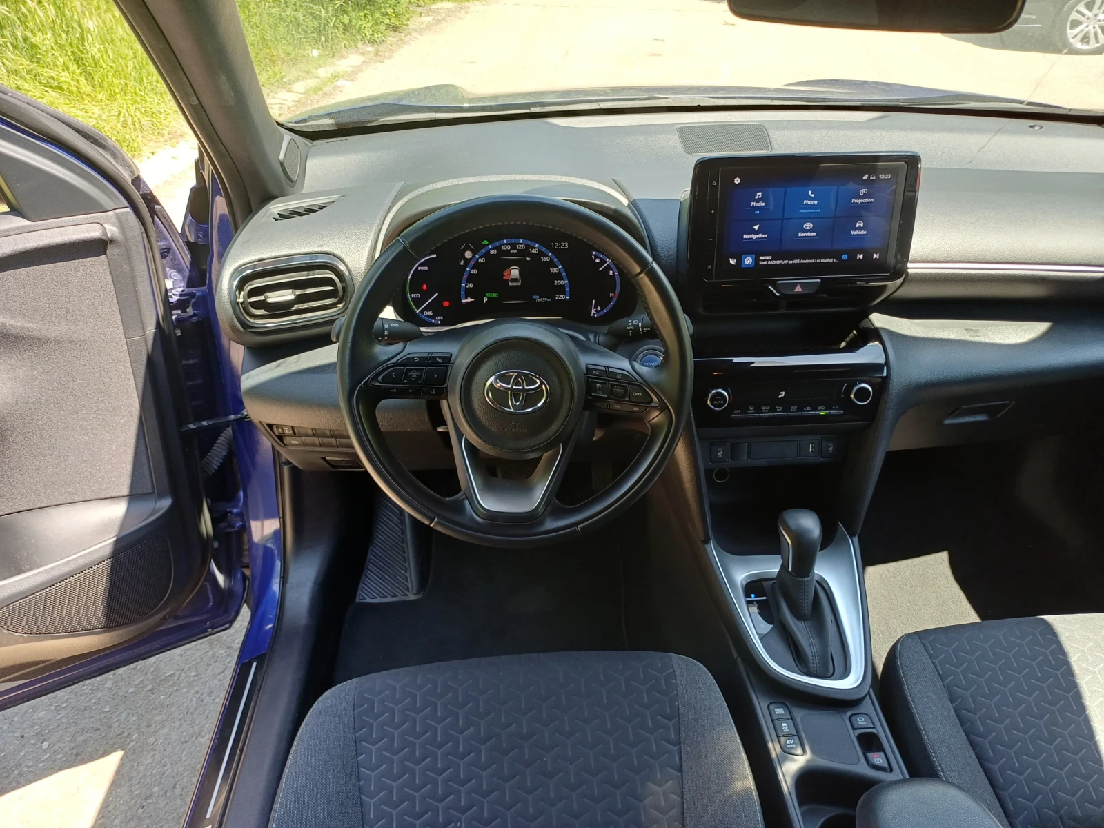 Toyota Yaris Cross 1.5 i Hybrid , снимка 13 - Автомобили и джипове - 54679676