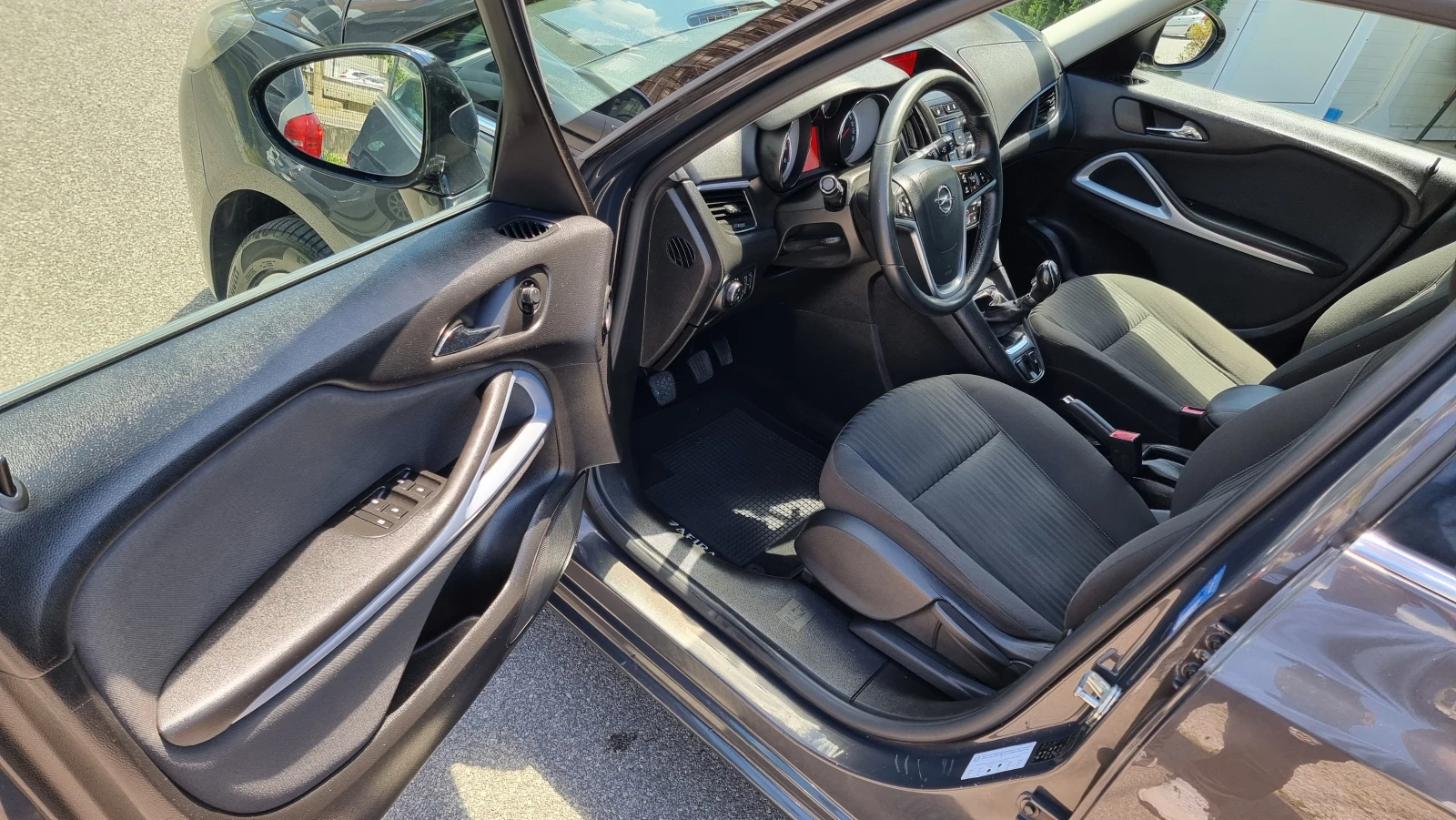 Opel Zafira 1.6Turbo EcoM Tourer Elective  , снимка 6 - Автомобили и джипове - 54711539