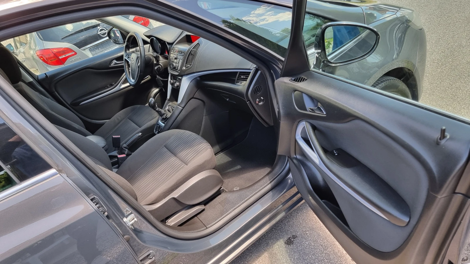 Opel Zafira 1.6Turbo EcoM Tourer Elective  , снимка 9 - Автомобили и джипове - 54711539