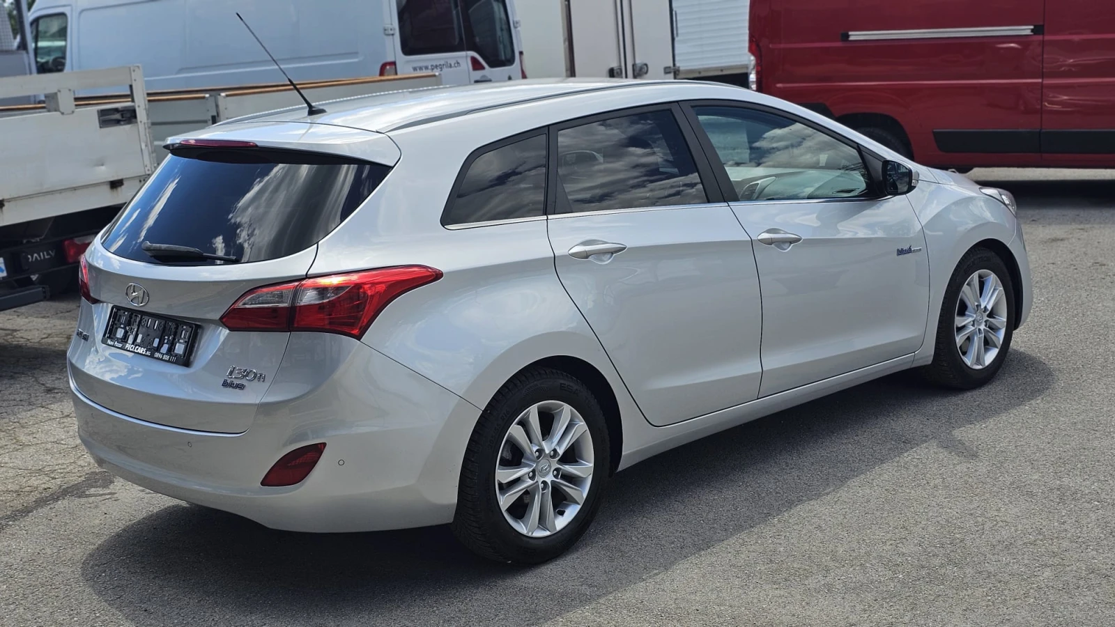 Hyundai I30 1.6GDi 6SP CH-СЕРВИЗНА ИСТ.ТОП СЪСТ.-ЛИЗИНГ, снимка 6 - Автомобили и джипове - 54739342