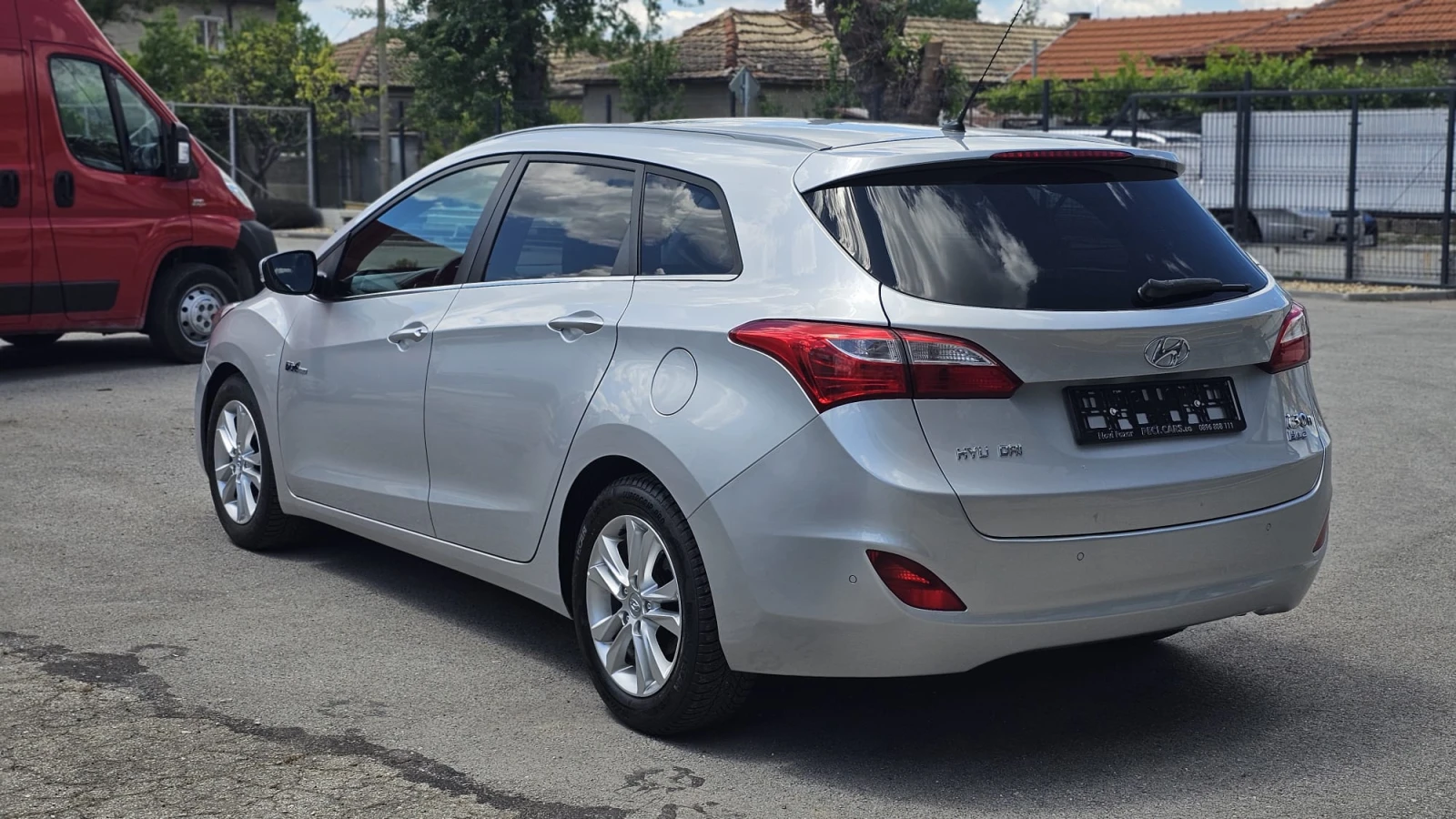 Hyundai I30 1.6GDi 6SP CH-СЕРВИЗНА ИСТ.ТОП СЪСТ.-ЛИЗИНГ, снимка 4 - Автомобили и джипове - 54739342