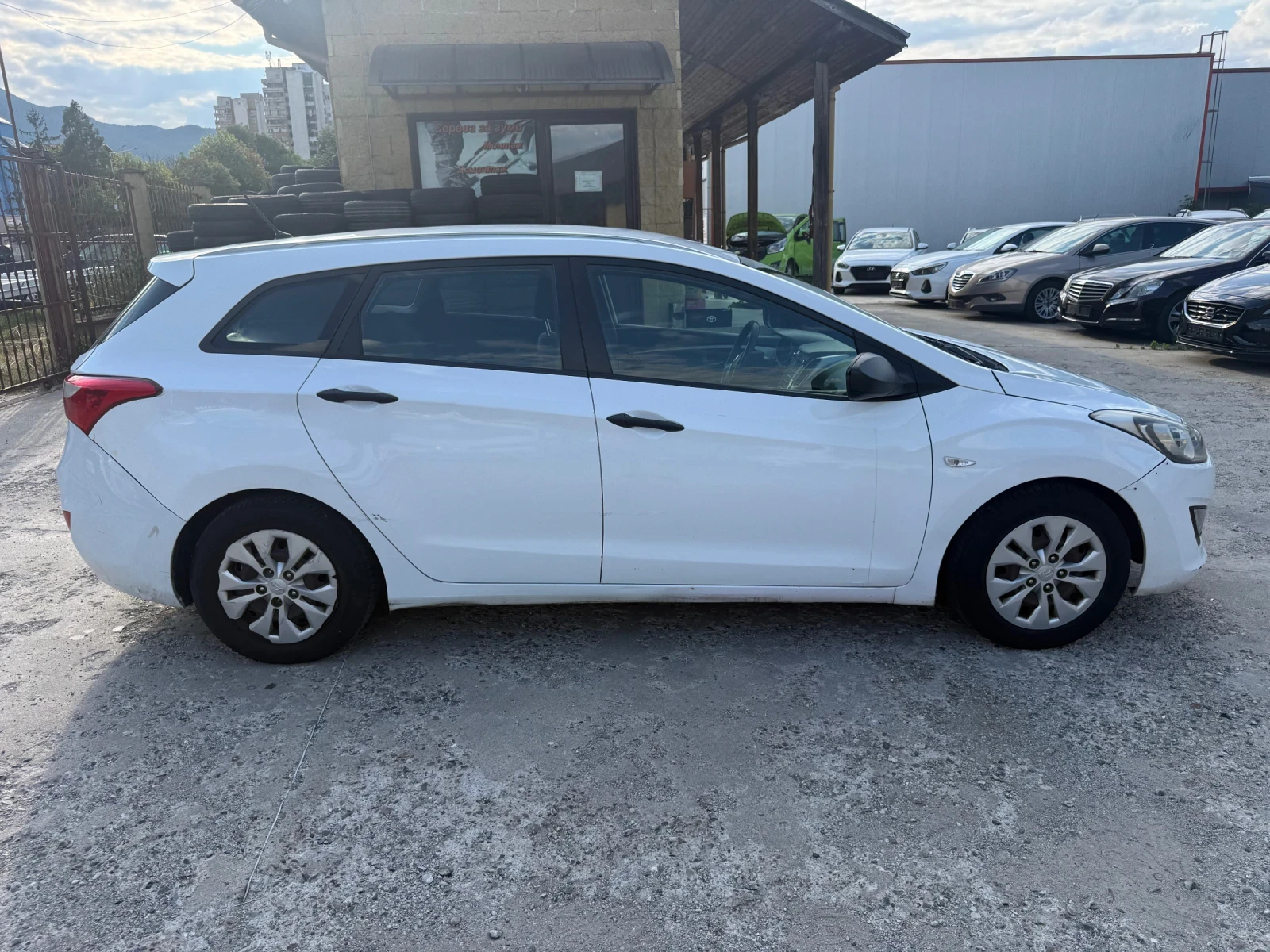 Hyundai I30 1.4i ГАЗ 100кс., снимка 6 - Автомобили и джипове - 55397222