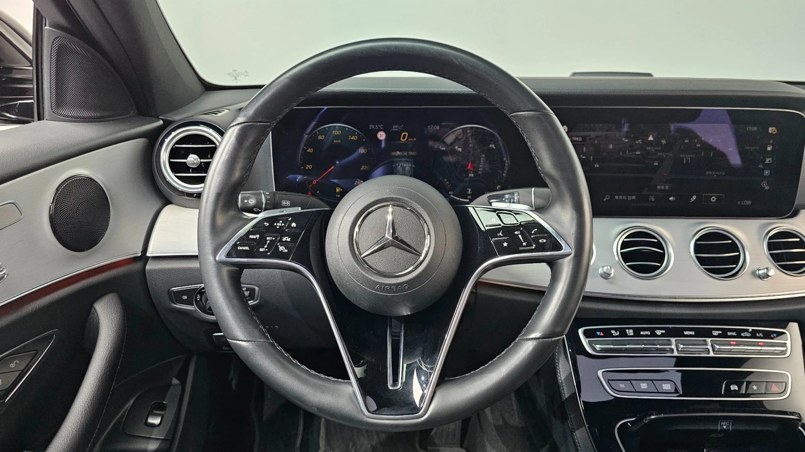 Mercedes-Benz E 250 Avantgarde , снимка 8 - Автомобили и джипове - 55435204
