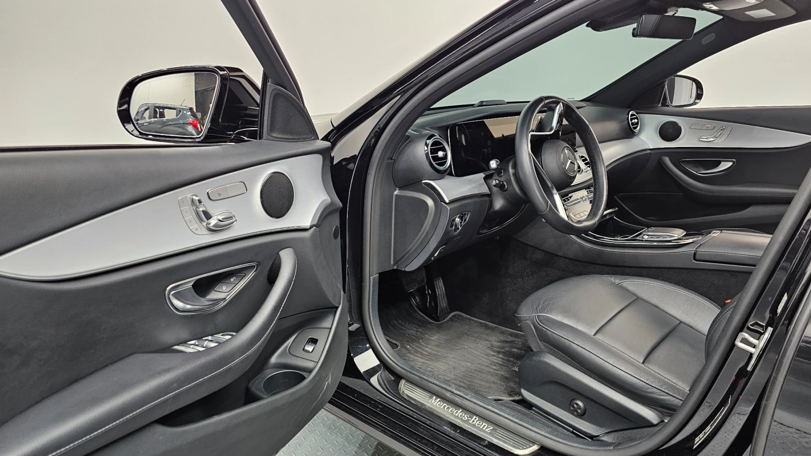Mercedes-Benz E 250 Avantgarde , снимка 10 - Автомобили и джипове - 55435204
