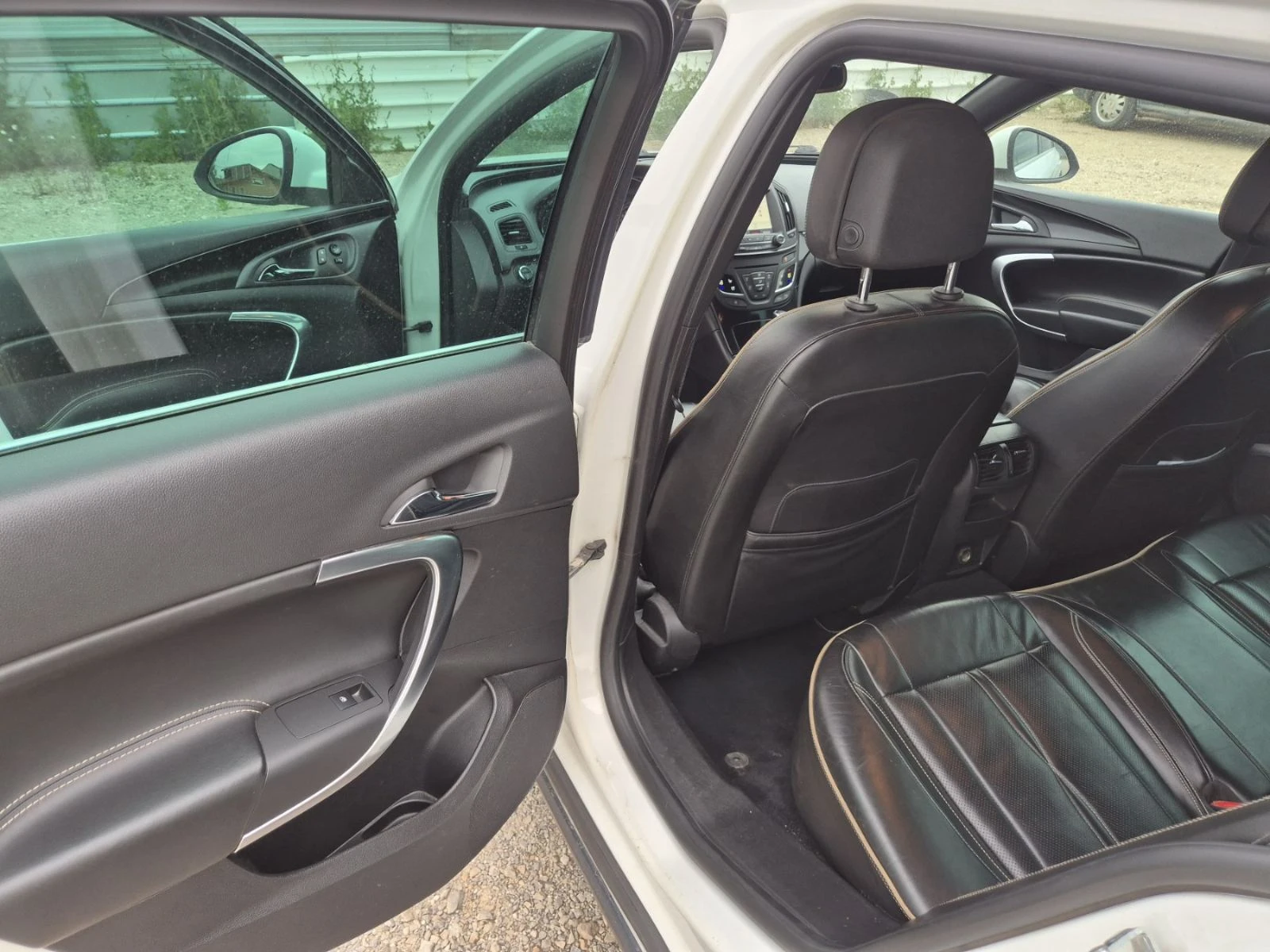 Opel Insignia, снимка 15 - Автомобили и джипове - 56097454