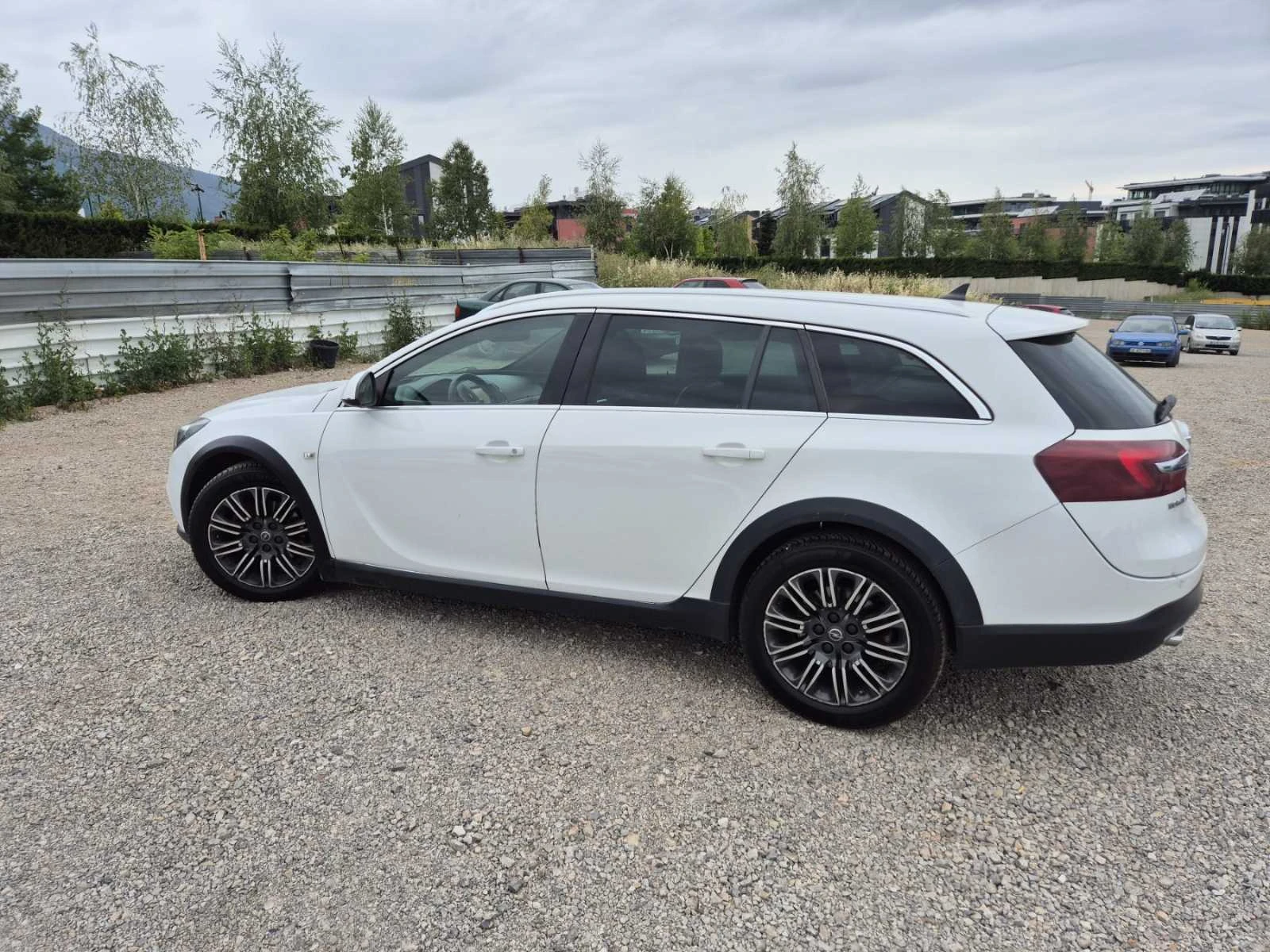 Opel Insignia, снимка 4 - Автомобили и джипове - 56097454