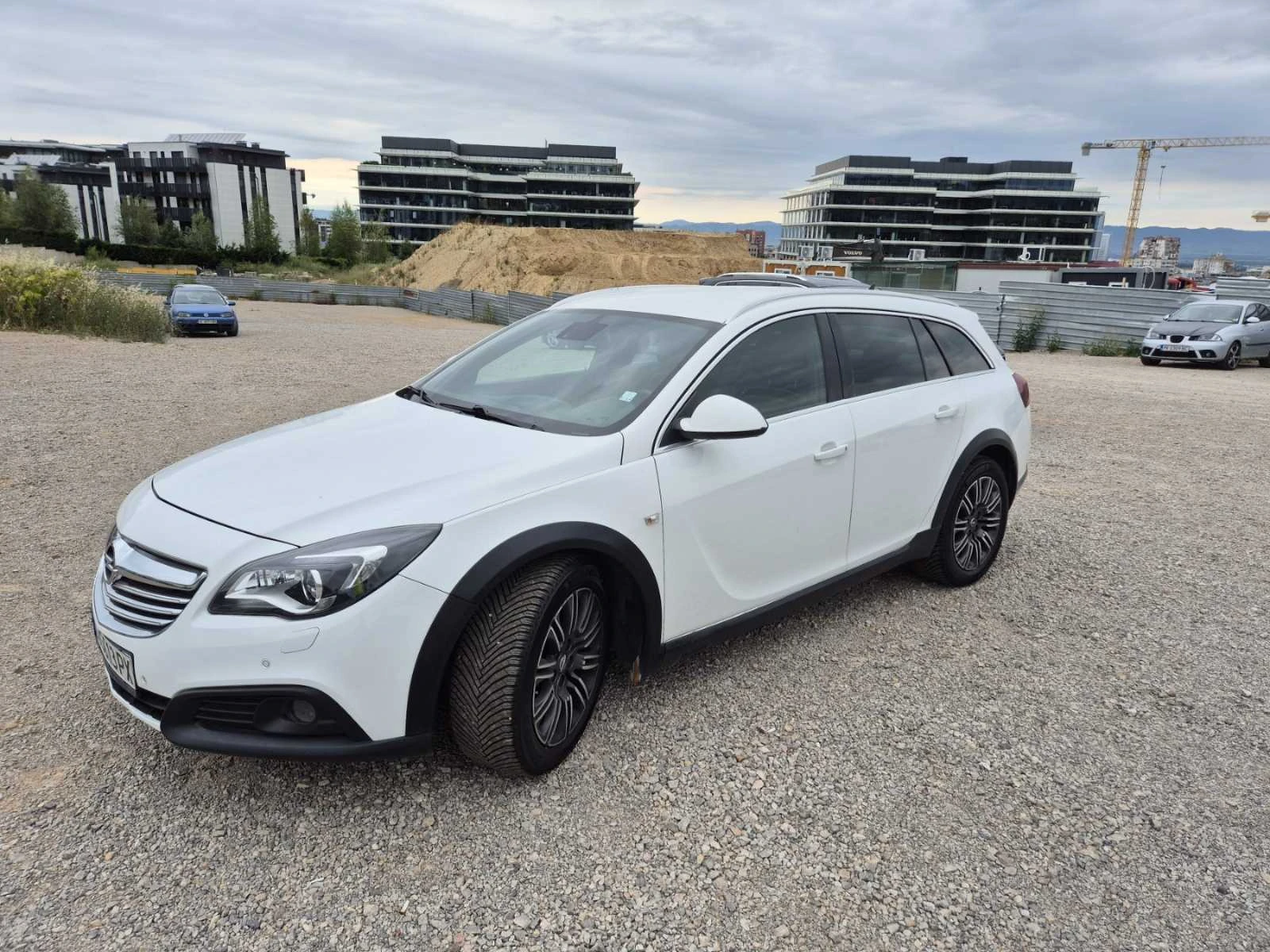Opel Insignia, снимка 2 - Автомобили и джипове - 56097454