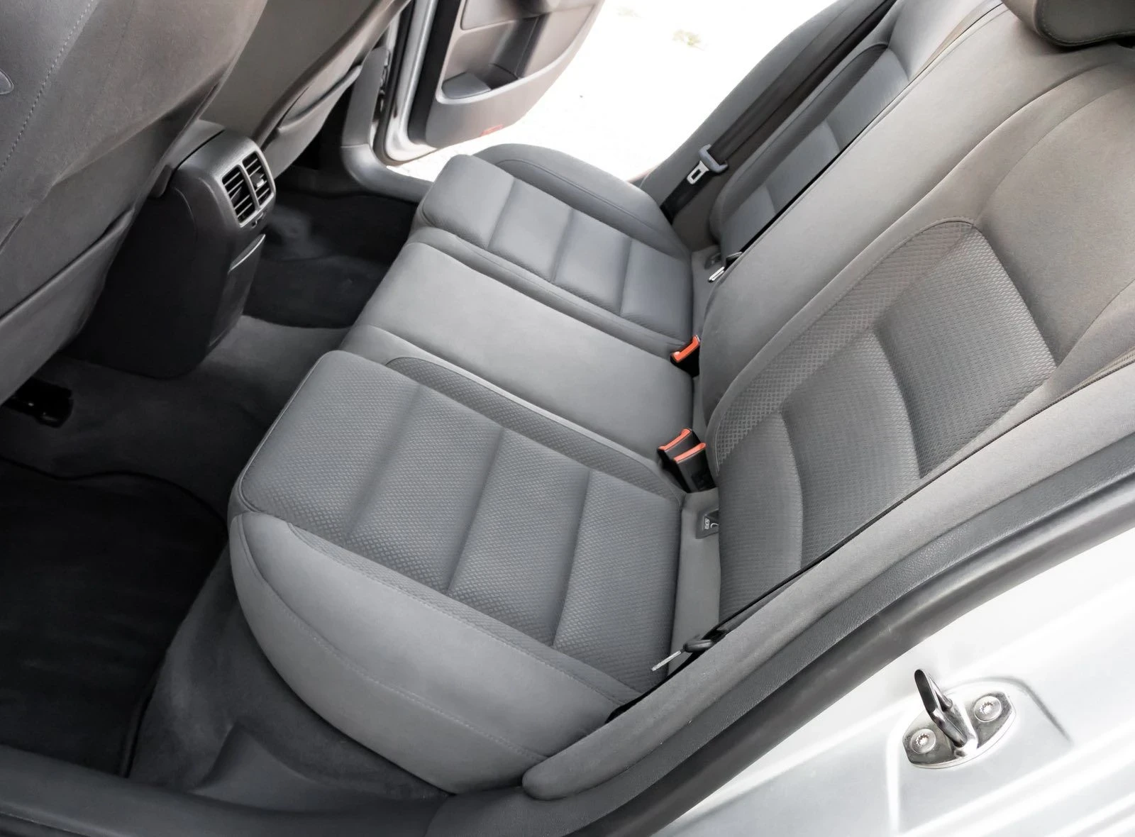 VW Golf 1.9tdi bkc, снимка 12 - Автомобили и джипове - 55548303