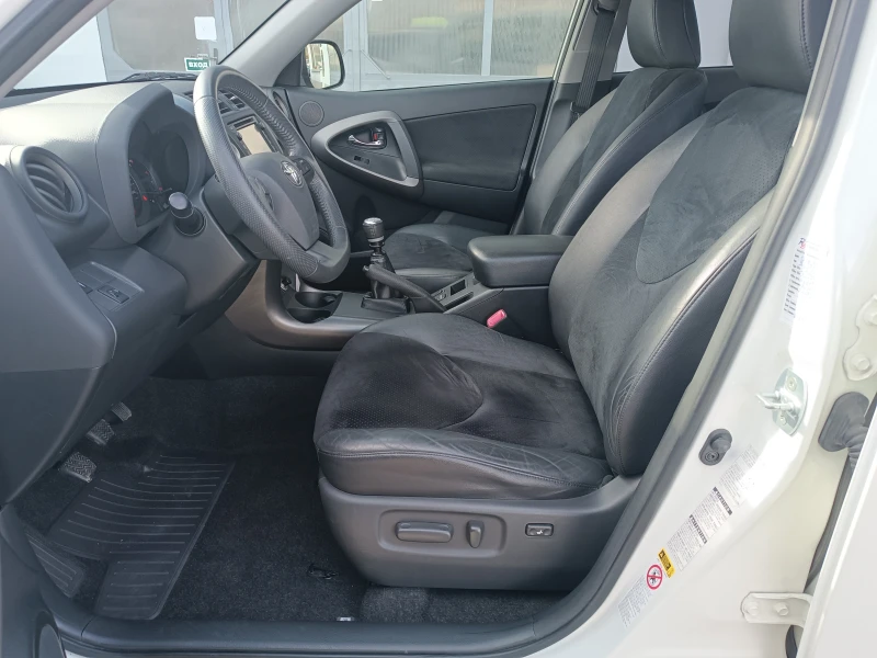 Toyota Rav4 2.2D4D 96000km! УНИКАТ , снимка 11 - Автомобили и джипове - 48866268