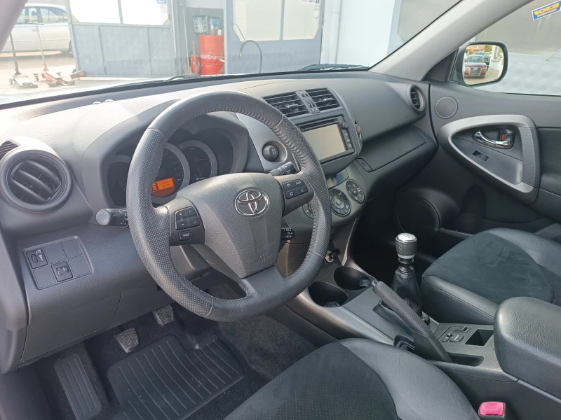 Toyota Rav4 2.2D4D 96000km! УНИКАТ , снимка 12 - Автомобили и джипове - 48866268