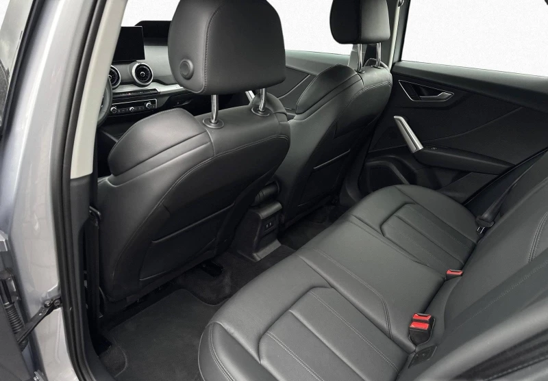 Audi Q2 40TFSI* QUATTRO* LED* DISTR* KEYLESS* , снимка 11 - Автомобили и джипове - 52708487