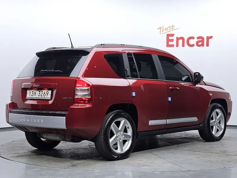 Jeep Compass, снимка 2 - Автомобили и джипове - 54463262