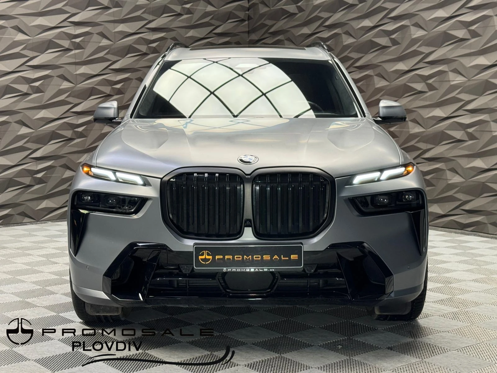 BMW X7 xDrive40i M-pack H&K* 360* Lift* Massage - изображение 2