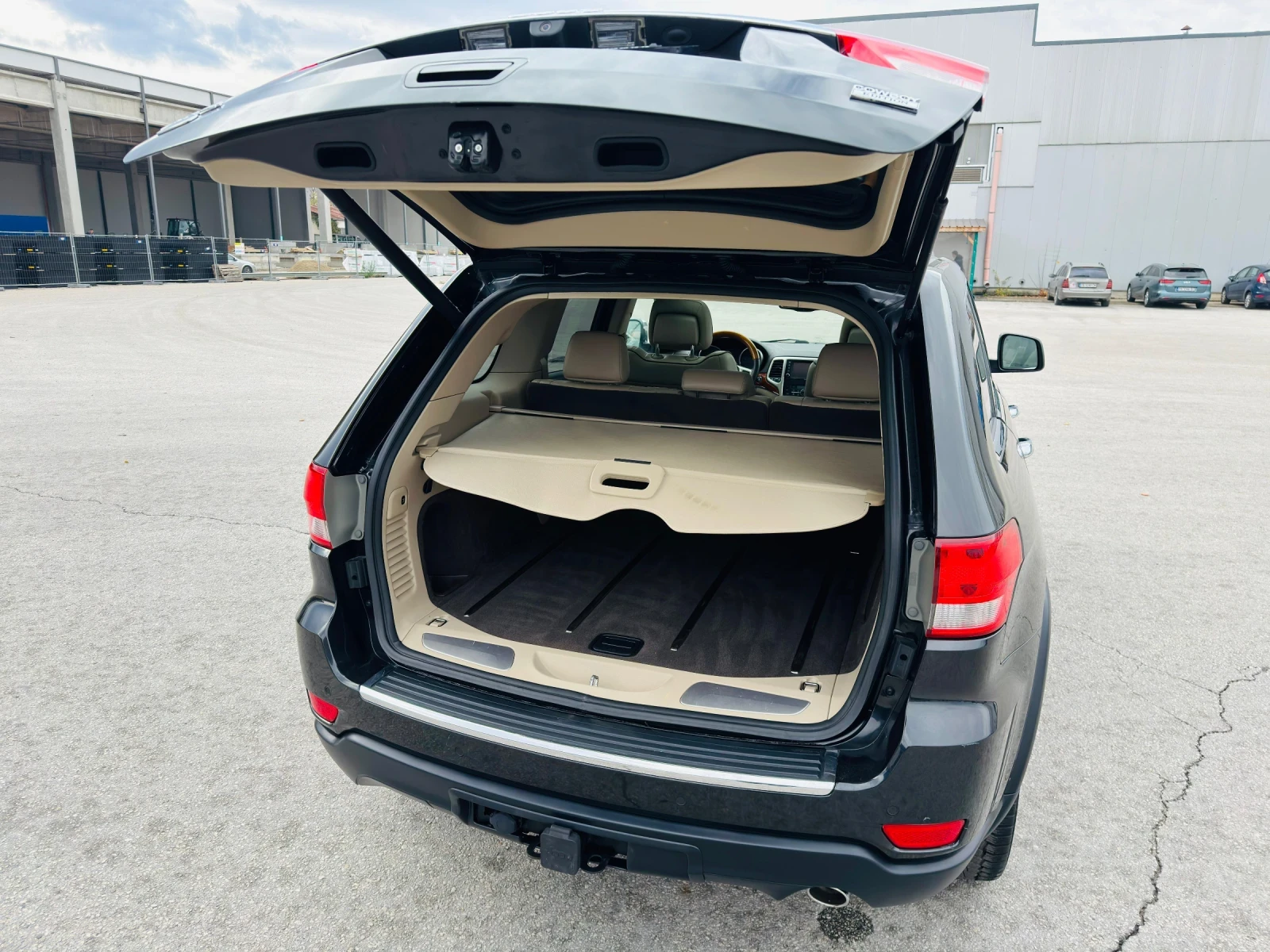 Jeep Grand cherokee 3.6  1-. 200 000 Overland  | Mobile.bg   16