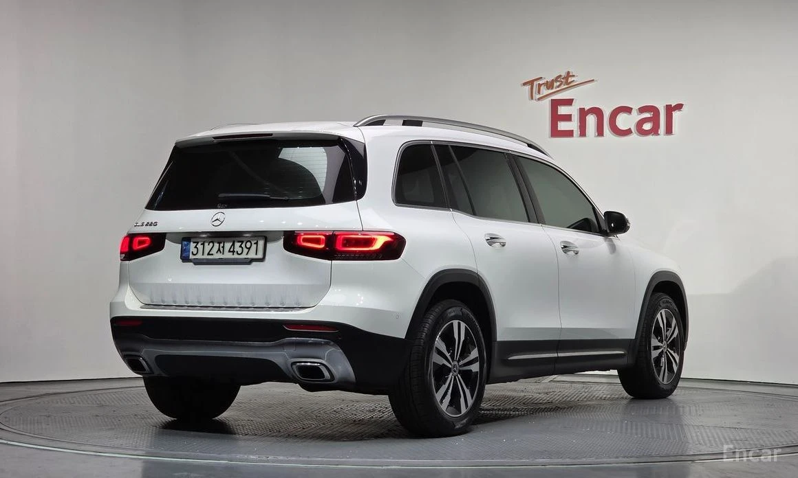 Mercedes-Benz GLB  - изображение 2