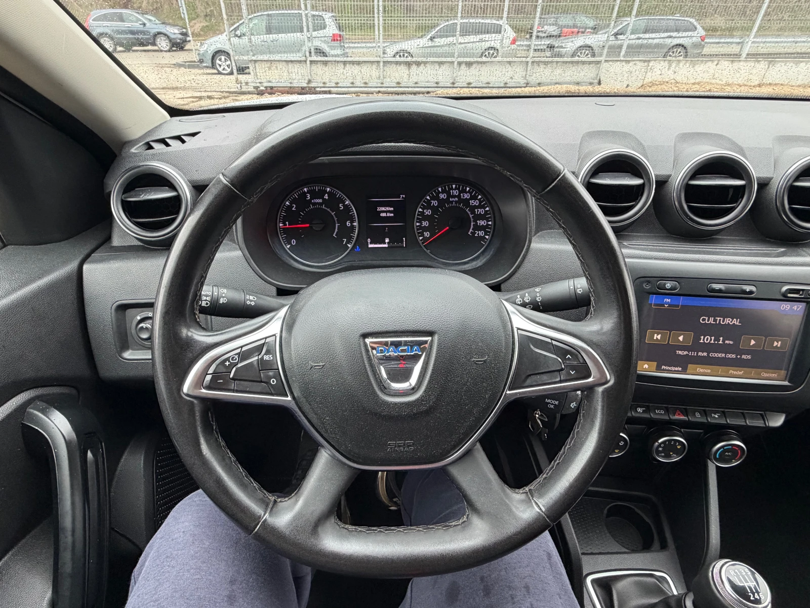 Dacia Duster 1.5DCI* Navi* EVRO6* TOP, снимка 12 - Автомобили и джипове - 53953705