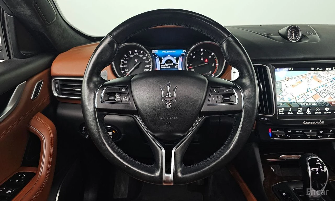 Maserati Levante 3.0* AWD* LUXURARY* ПОДГРЕВ* ОБДУХВАНЕ* НАВИГАЦИЯ, снимка 4 - Автомобили и джипове - 54766167