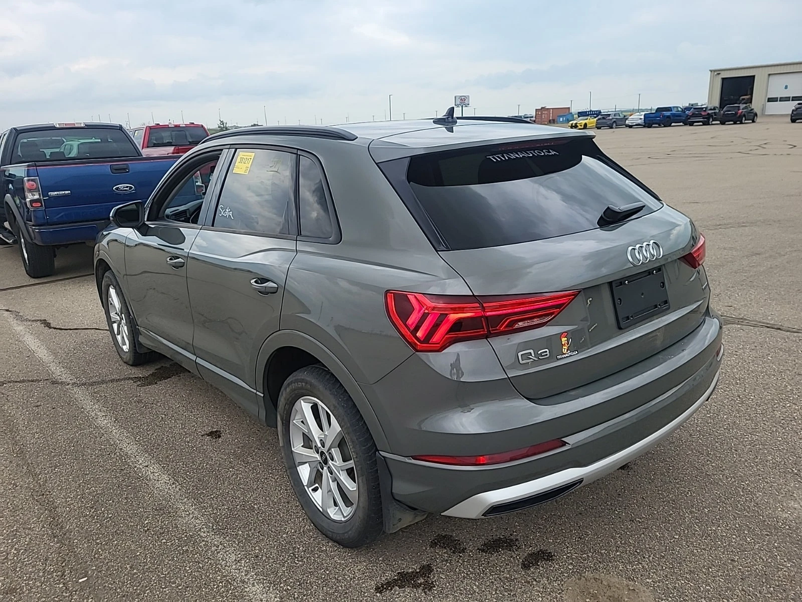 Audi Q3 Komfort/CARFAX/ Подгрев/Памет/НАРДО, снимка 4 - Автомобили и джипове - 55800363