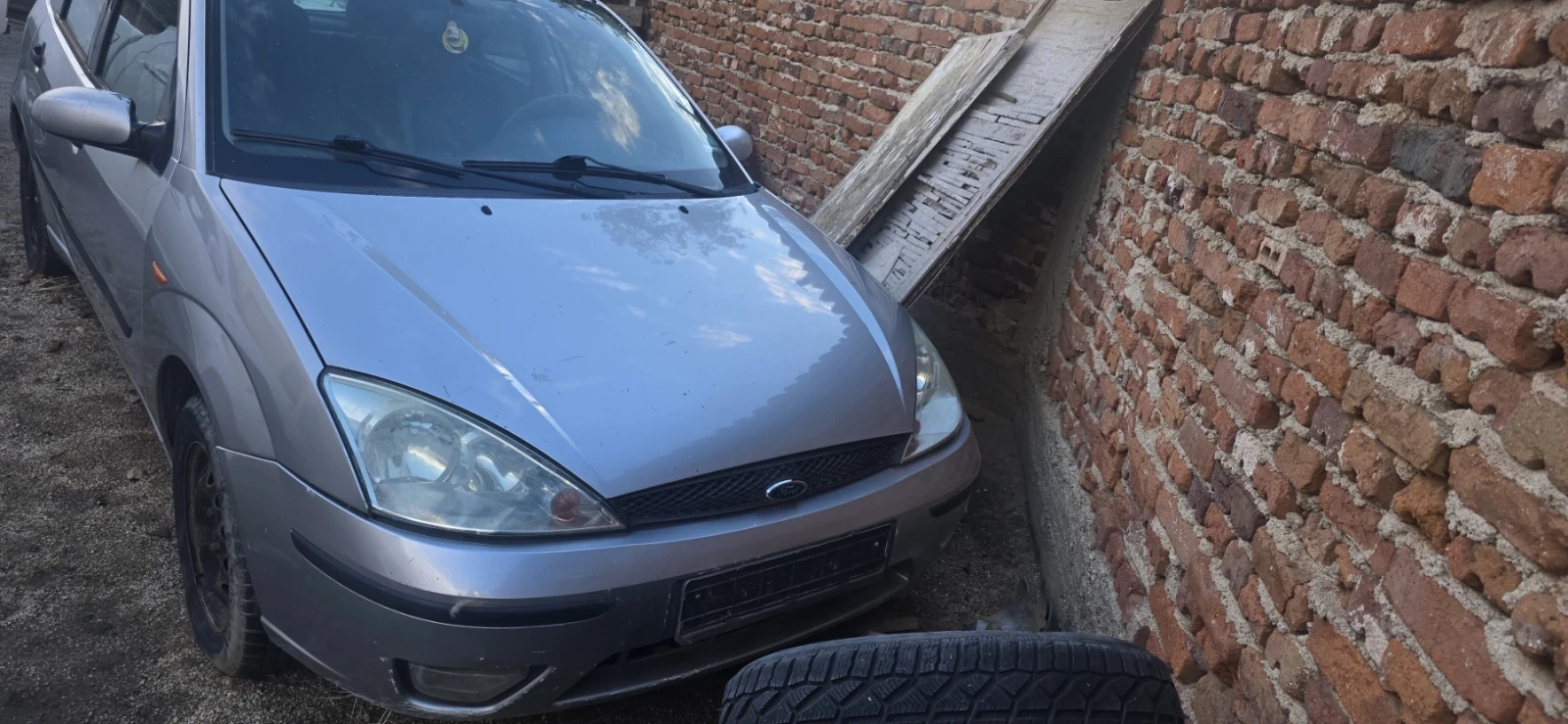 Ford Focus 2002г. на части. Поддържан в сервиз на Ford, с повреден двигател