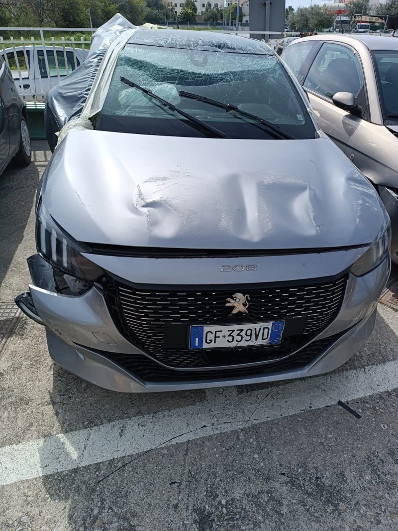 Peugeot 208 GTline, снимка 10 - Автомобили и джипове - 43249933